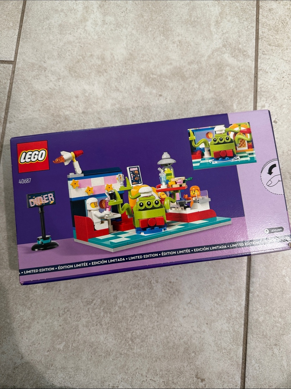 LEGO Alien Space Diner 40687 NWT unopened - Picture 4 of 5
